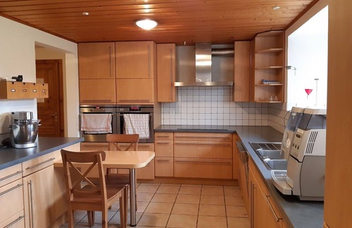 Montfaucon Apartamento | Bonito apartamento para 12 personas con WIFI y balcón