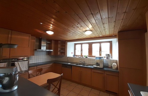 Montfaucon Apartamento | Bonito apartamento para 12 personas con WIFI y balcón