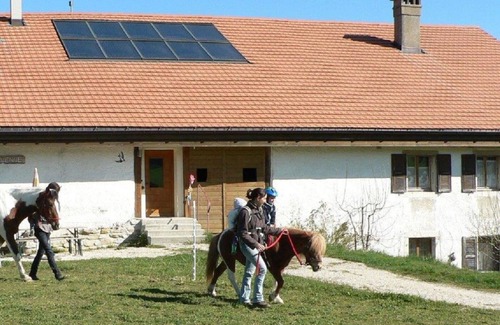 Montfaucon Apartamento | Bonito apartamento para 12 personas con WIFI y balcón
