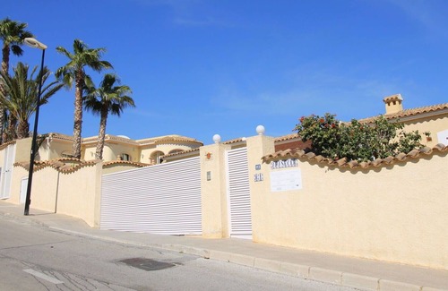 La Colina Apartamento | Acogedor apartamento para 3 personas con piscina, WIFI, A/C, TV, terraza y aparcamiento