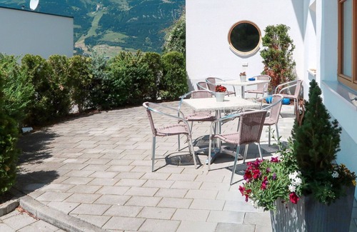 Fendels Apartamento | Acogedor apartamento para 4 personas con WIFI, TV, terraza, mascotas permitida y aparcamiento