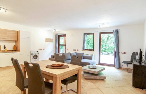 Trarbach Apartamento | Bonito apartamento para 4 personas con WIFI, jacuzzi, TV, patio, mascotas permitida y aparcamiento