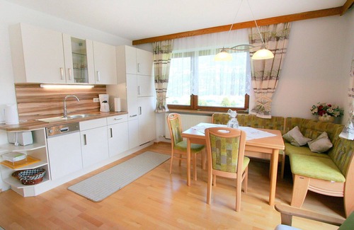 Fuegenberg Apartamento | Acogedor apartamento para 4 personas con WIFI, TV, terraza, vista panorámica y aparcamiento