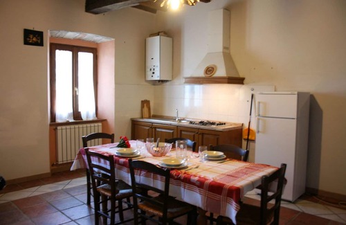 Santarello Apartamento | Precioso apartamento para 4 personas con piscina, WIFI, mascotas permitida y aparcamiento