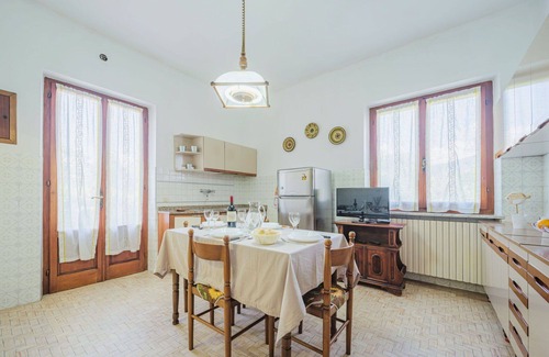 Ronchi Apartamento | Bonito apartamento para 4 personas con WIFI, TV, patio y aparcamiento