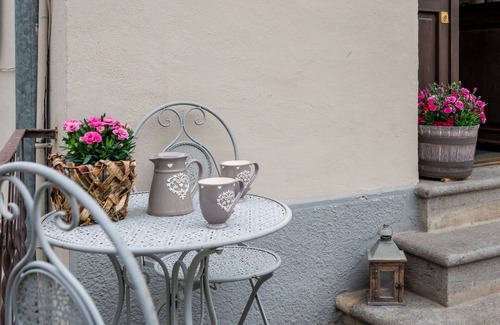 Prali Apartamento | Lovely apartment for 4 people with WIFI, TV, patio, pets allowed and parking