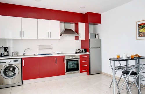Vergel Apartamento | Bonito apartamento para 4 personas con WIFI, A/C, piscina, TV y aparcamiento