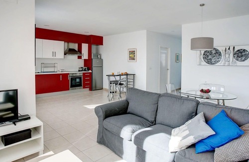 Vergel Apartamento | Bonito apartamento para 4 personas con WIFI, A/C, piscina, TV y aparcamiento
