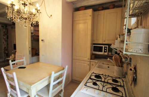 Cinque Terre Apartamento | Bonito apartamento para 5 personas con piscina, WIFI, TV, patio y aparcamiento