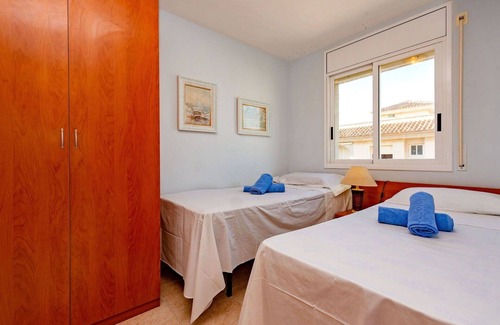 Segur de Calafell Apartamento | Acogedor apartamento para 6 personas con A/C, TV y balcón