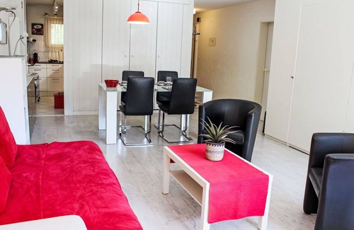 Davos-Dorf Apartamento | Lovely apartment for 6 guests with pool, WIFI, TV and balcony