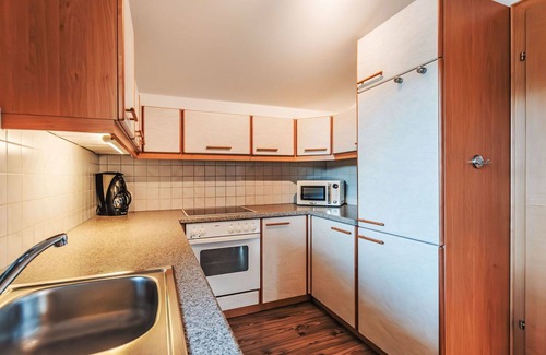 Goldegg Apartamento | Hermoso apartamento con piscina, WIFI, TV, balcón, mascotas permitida y aparcamiento