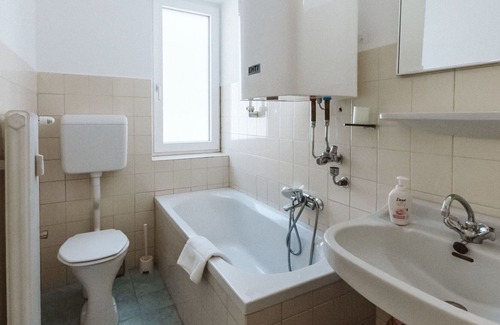 Bad Gastein Apartamento | Lovely apartment for 3 people with WIFI, TV, balcony and parking