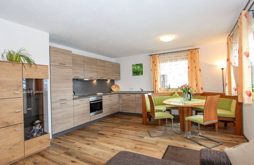 Distelberg Apartamento | Hermoso apartamento para 6 personas con WIFI, TV, patio, vista panorámica y aparcamiento