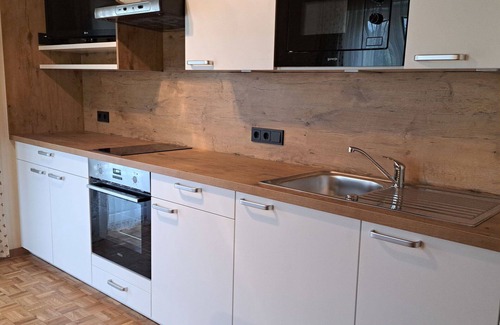Oberwang Villa | Hermoso apartamento en villa para 4 personas con WIFI, TV, balcón y aparcamiento