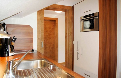 Oberwang Villa | Bonito apartamento en villa para 6 personas con WIFI, TV, balcón y aparcamiento