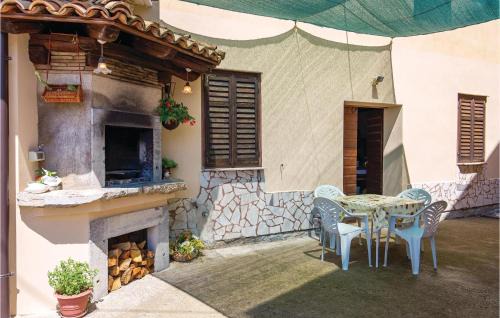 Bregi Apartamento | Lovely Apartment In Bregi With Wifi