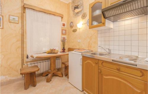 Kastel Apartamento | Lovely Apartment In Buje With Wifi