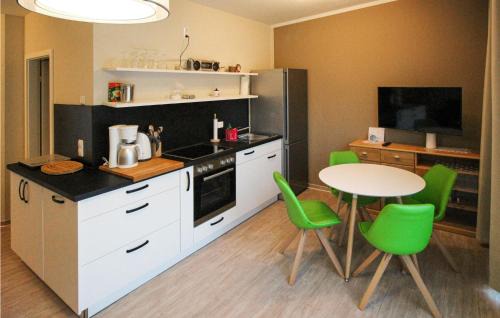 Gelbensande Apartamento | Lovely Apartment In Graal-Müritz