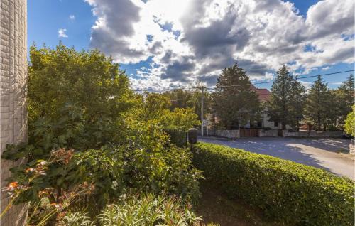 Jadranovo Apartamento | Lovely Apartment In Jadranovo With Wifi