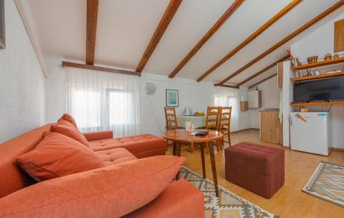 Potocnica Apartamento | Lovely Apartment In Potocnica With Wifi