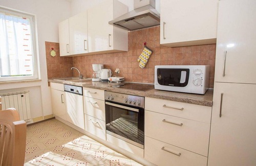 Nedescina Apartamento | Precioso apartamento en Rabac con WiFi