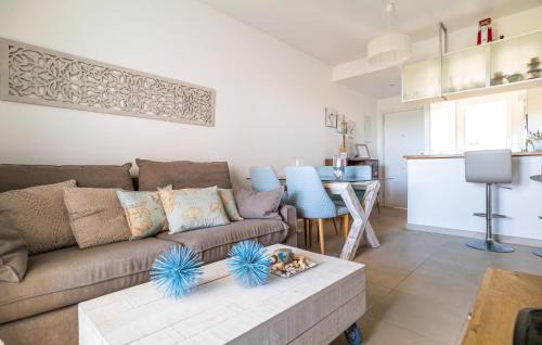 Rota Apartamento | Lovely Apartment In Rota With Wifi