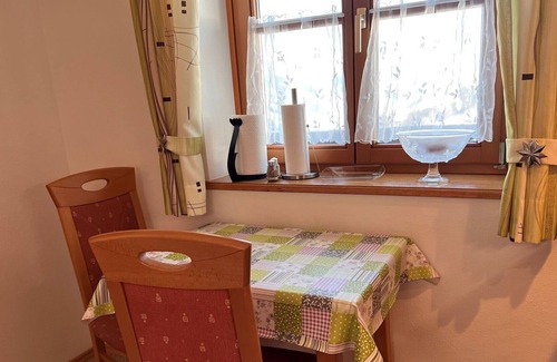 Taxenbach Villa | Precioso apartamento en villa para 4 personas con WIFI, piscina, TV, patio y aparcamiento