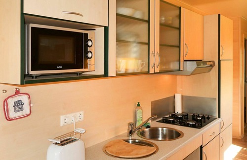 Bad Emstal Casa | Hermoso apartamento en villa con piscina, WIFI, TV, terraza, mascotas permitida y aparcamiento