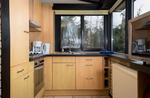 Ferienhausgebiet Hillenseifen Casa | Lovely apartment in villa for 6 guests with pool, TV, terrace, pets allowed and parking
