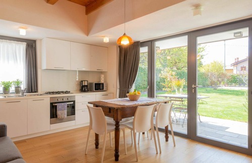 Colico Piano Casa | Bonito apartamento en villa para 4 personas con WIFI, terraza y aparcamiento