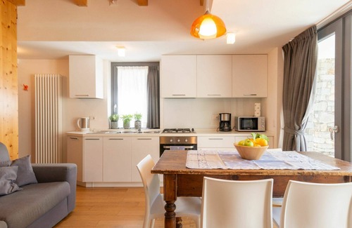 Colico Piano Casa | Bonito apartamento en villa para 4 personas con WIFI, terraza y aparcamiento