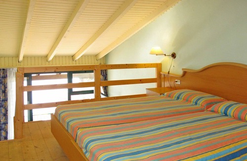 Limone sul Garda Apartamento | Lovely apartment for 4 guests with pool, WIFI, hot tub, A/C, TV, terrace and parking