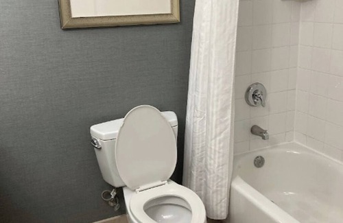 Durham Cama Y Desayuno | Lovely B&B with Amenities in Bull City