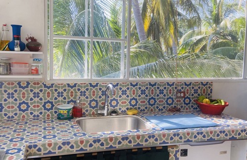 Tamanique Apartamento | Lovely Beach View Apartment With Lush Garden