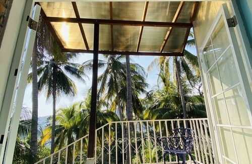 Tamanique Apartamento | Lovely Beach View Apartment With Lush Garden