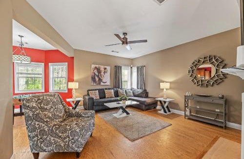 East Point Casa | Lovely Big House with an office in Atlanta, Close to the Airport by Deity Villas