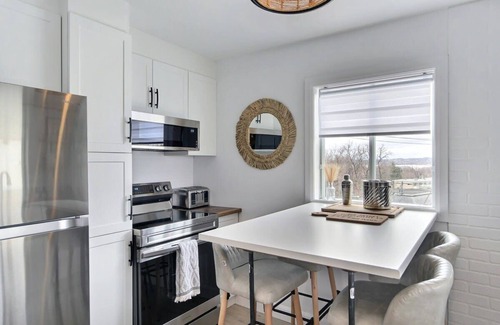 Quartier 5-4 Apartamento | Lovely Boho Spa Sauna AC and Free Parking