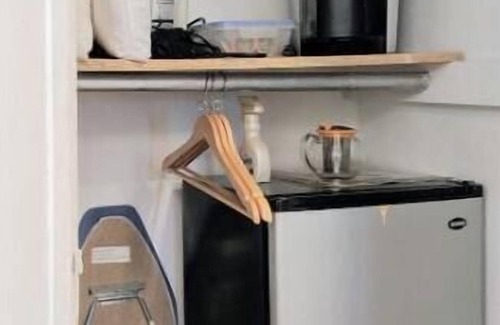 East Somerville Condominio | Quiet Low-Key Boston Get Away