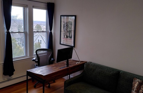 Arlington Apartamento | Lovely, bright 2-BR in historic Arlington