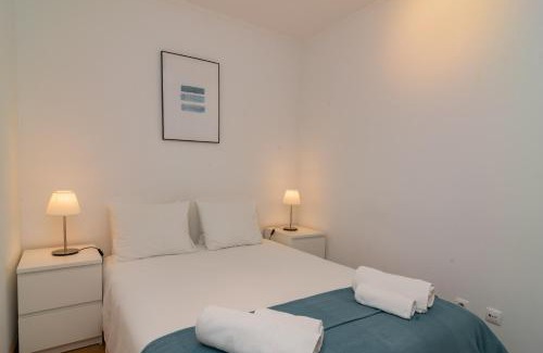 Santa Engracia Apartamento | Lovely & Bright Family Flat W/Patio