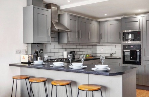 Hanham Apartamento | Lovely Bristol Gem - Sleeps 22
