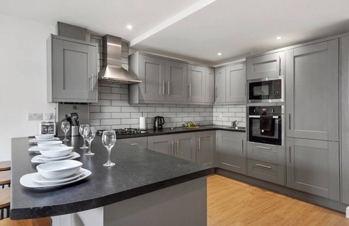 Hanham Apartamento | Lovely Bristol Gem - Sleeps 22