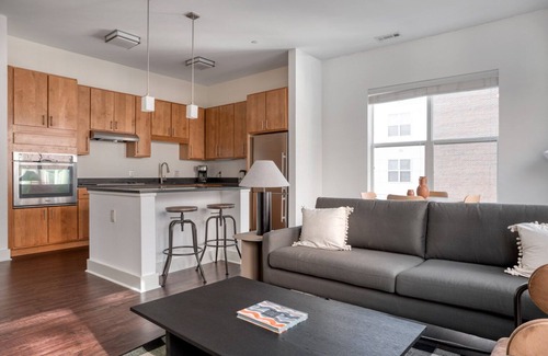 Cambridge Apartamento | Lovely Cambridge 2BR w/ Gym, Roof, near Shops + Dining, by Blueground