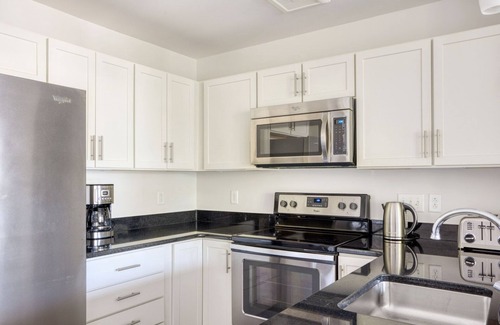 North Cambridge Apartamento | Lovely Cambridge Alewife 2BR w/ W/D & Gym, nr Davis Sq, by Blueground