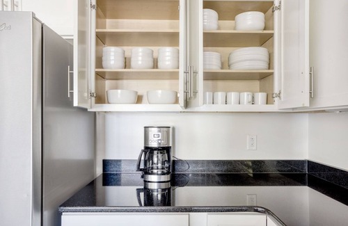 North Cambridge Apartamento | Lovely Cambridge Alewife 2BR w/ W/D & Gym, nr Davis Sq, by Blueground