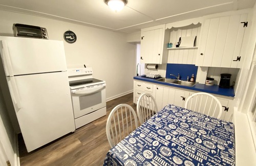 West Yarmouth Cabaña | Lovely Cape Cottage 2 bedroom with private beach and central air.