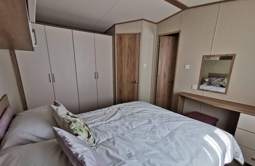 Netley Casa | Lovely caravan with decking at Solent Breeze in Hampshire ref 38195SB