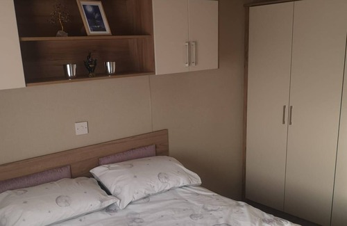 Netley Casa | Lovely caravan with decking at Solent Breeze in Hampshire ref 38195SB