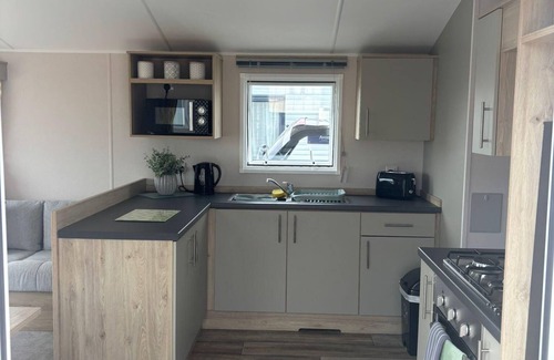 Winestead Casa | Lovely caravan with full lake views and decking in Yorkshire, ref 71010Q